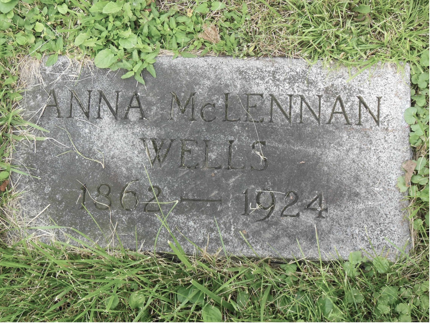 Photo of headstones/Anna McLennan d1924 hdstn Oakwood Cemetery, Syracuse, NY